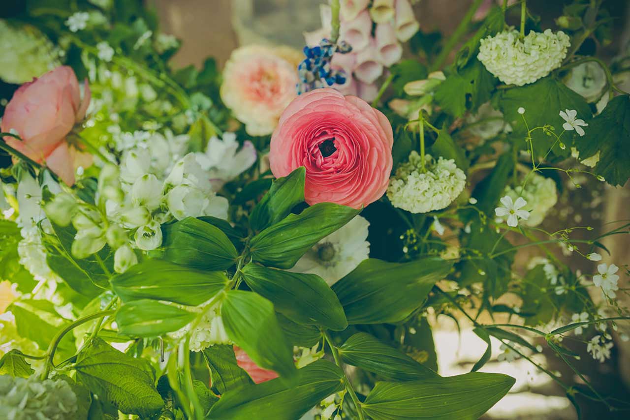 Beautiful wedding flowers, Cotswolds